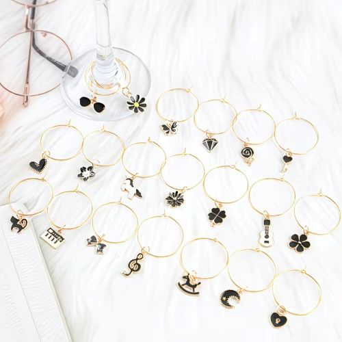 Conjunto de Peças de Decoração para Taças de Vinho 25mm - Dourado e Preto - 20un - Image 2